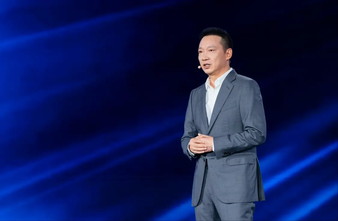 荣耀首席执行官李健表示：MagicOS10可与iOS、鸿蒙、安卓、Windows实现深度互联