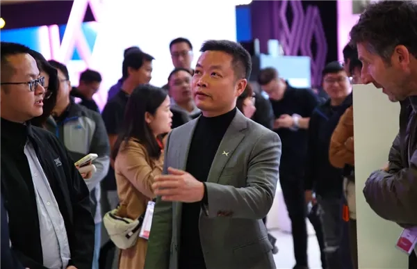 何小鹏曾邀请罗永浩担任飞行汽车项目负责人，他觉得罗永浩是不可多得的合适人选