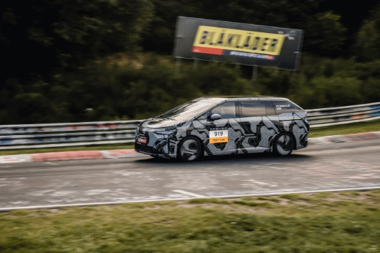 小鹏X9同款伪装车衣超酷引众人求购何小鹏明确表示：此行为违法不可行