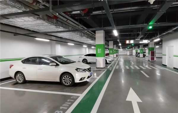 买了车位又交了物业费，为何还要额外收管理费？律师为您详细解读