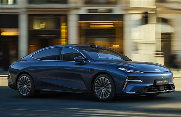 吉利银河销量火爆订单激增，今年累计销量已突破百万台！为提升产能，吉利计划借助上汽通用沈阳工厂