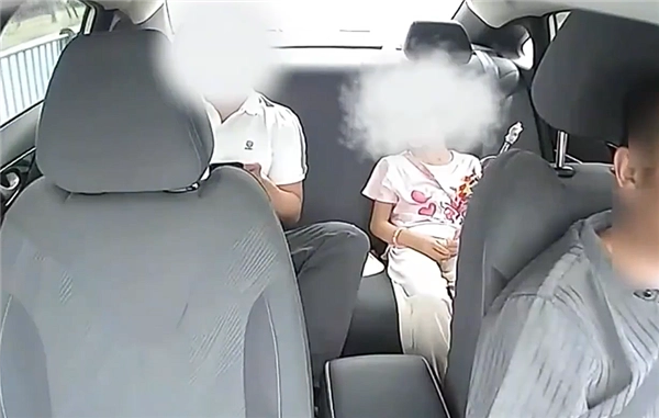 后排不系安全带违法！致死事故频发，央视紧急提醒！