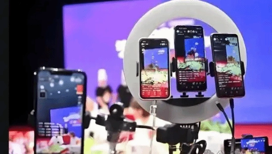 一位演员同时为4个直播间带货，直播间该如何应对“克隆人大军”的挑战？