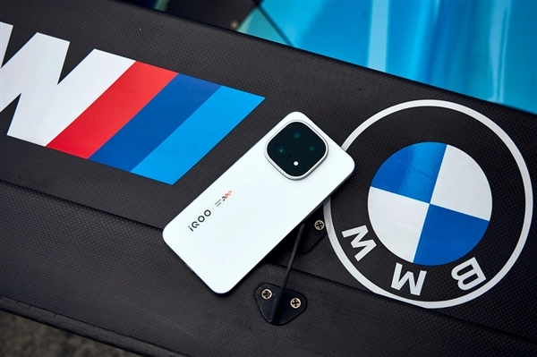 小屏用户的选择又添新成员！iQOO正式进军小屏旗舰领域