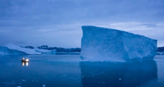 全球面积最大的岛屿格陵兰岛，正以缓慢的速度移动着