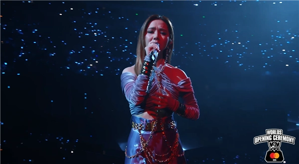 KT对决T1！《英雄联盟》S15全球总决赛开幕式亮点：邓紫棋登台献唱主题曲成首位中国主唱歌手