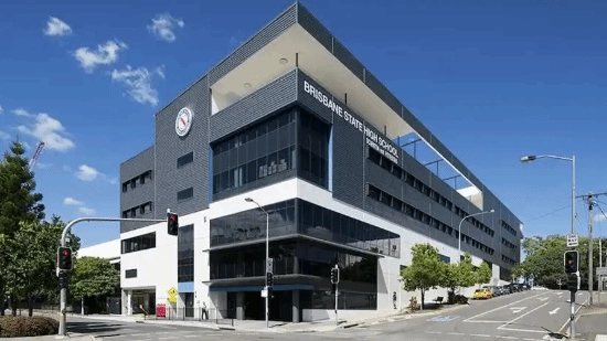 澳洲八所公立学校持续一年教授错题，高考前一日才察觉，考生陷入崩溃