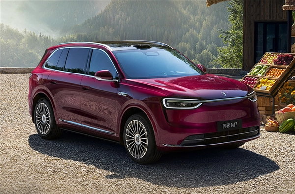 10月高端增程SUV销量情况公布：问界M7、M8、M9三兄弟处于领先地位