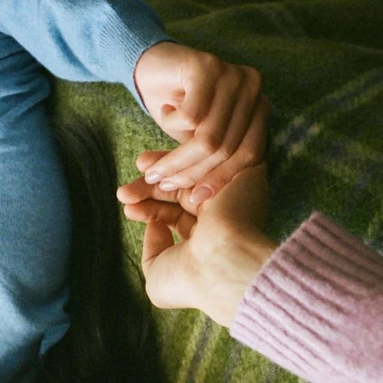 陈奕迅女儿发布新歌，作词者是王菲的女儿，作曲者则是甄子丹的女儿