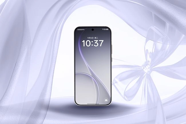 OPPOReno15搭载精致小直屏设计，颜值与手感兼具，单手握持轻松无压力