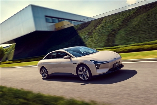 小鹏汽车2025年交付量突破44万辆基本稳了，翻倍增长是板上钉钉的事