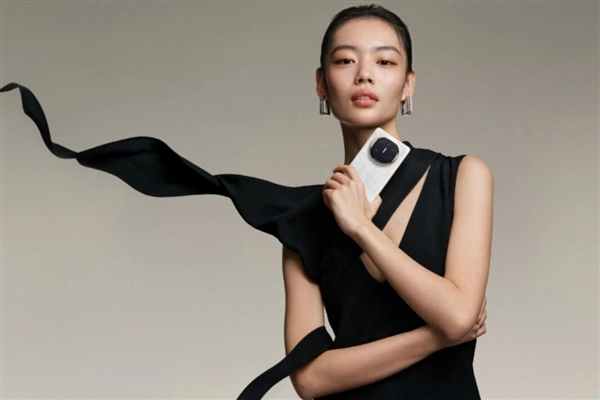 华为MateX7首发配备定制20GB内存，本月即将亮相