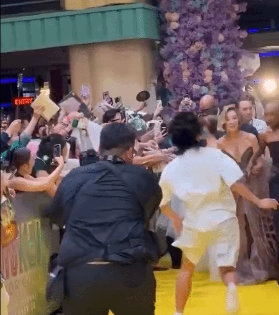 男子当众强行搂抱A妹，被当地政府提起诉讼