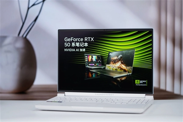 雷神猎刃S游戏本图赏：搭载锐龙R9-9850HX的万元级机型亮相[多图]