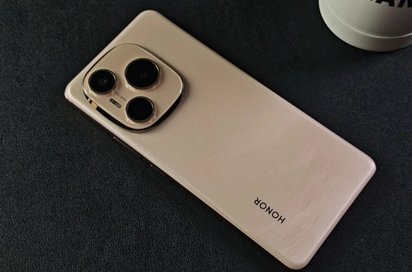 荣耀已有3款10000mAh大容量手机即将发布，充电宝或许要面临“失业”了