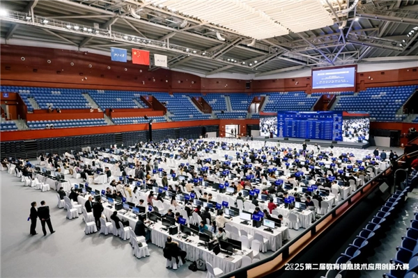 全国创新大赛统一标配龙芯CPU，携手国产AI加速卡构建自主技术平台