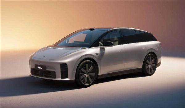 李想回应友商模仿理想i6：不介意抄袭，坦言半数全尺寸SUV都在致敬理想L9