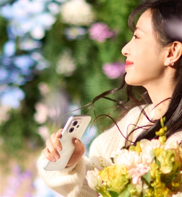 vivoS50迎来田曦薇代言，真机意外流出：全系统一采用金属中框