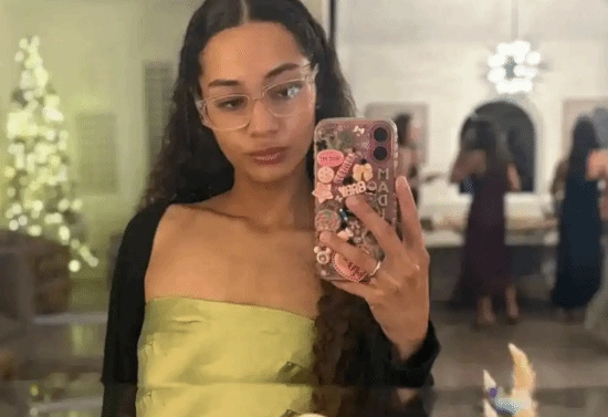 美国一女生因照料3只比特犬不幸被咬身亡母亲悲痛表示：女儿即将大学毕业