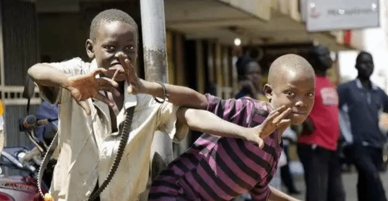 乌干达亲子鉴定热潮兴起官方检测结果显示：98%男性并非孩子生父