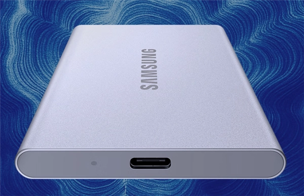 三星T7焕新版移动固态硬盘首发价999元起，机身采用再生铝材质打造