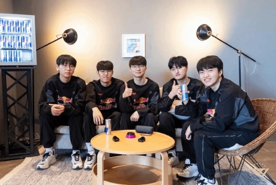 《英雄联盟》红牛杯赛事中G2碾压T1全新阵容网友狠批新援首秀表现糟糕透顶