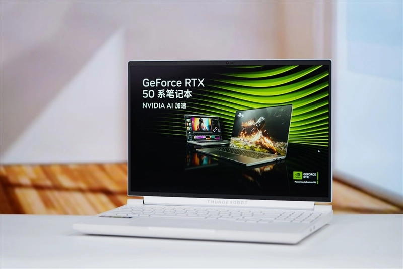 雷神猎刃S游戏本评测：万元级性能表现亮眼长江存储PC411SSD依旧给力