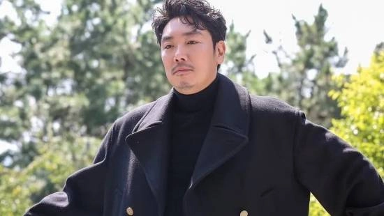 《信号》主演赵震雄所属方确认其涉少年犯嫌疑，本人将永久告别演艺行业