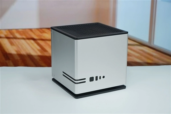 abeeAIStation395Max：全球首个液冷迷你机工作站图赏