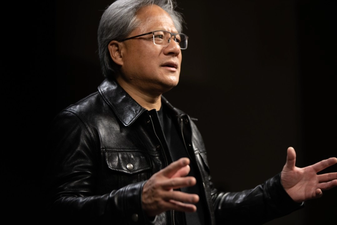 无需忧虑AI会取代人类黄仁勋称：被淘汰的是那些最繁重且重复性强的工作