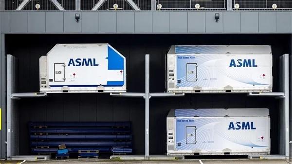 ASML被强烈指责：连DUV光刻机都不准卖给中国！或涉及军事用途