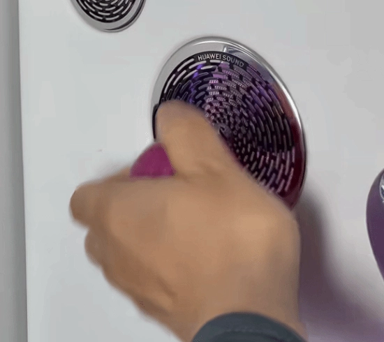 懂车帝刮洋葱指出尊界S800音响罩设计存在安全隐患！车主们纷纷亲自测试进行反驳