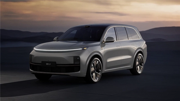 车企们纷纷效仿理想的路径前行，最终在2025年一同陷入困境