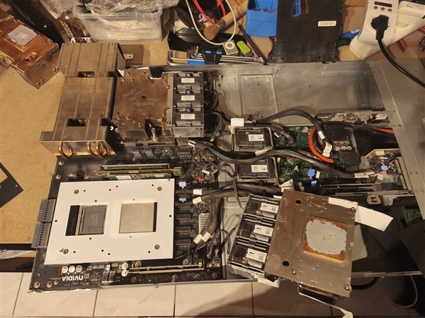 赌局大胜血赚：用十分之一的价格拿下56万的服务器主机！光是960GB内存就够本了