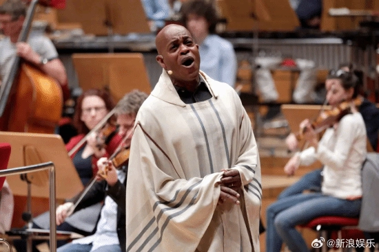 美国男星疑似被儿子刺伤！妻子亲眼看到这一幕