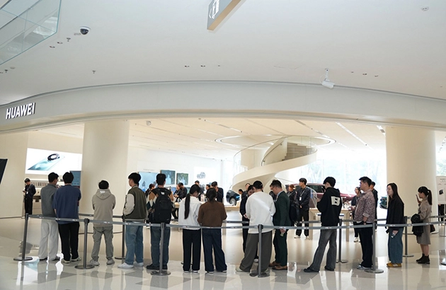 华为手机国内市场份额连续两周超过苹果，重新夺回国内市场份额榜首[多图]