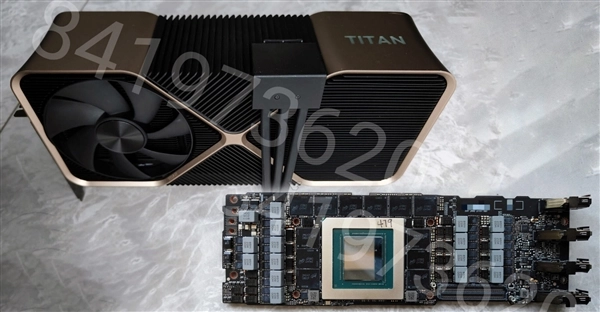 TitanAda巨卡原型机亮相：配备48GB显存、四插槽设计及900W供电规格