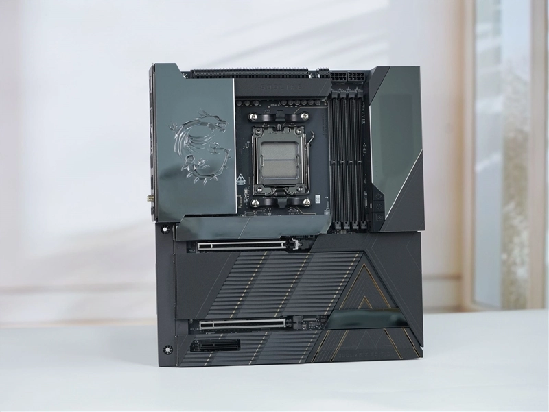 超神十载巅峰蜕变！微星MEGX870EGODLIKEXEDITION主板深度测评：AMD阵营无出其右的最强旗舰