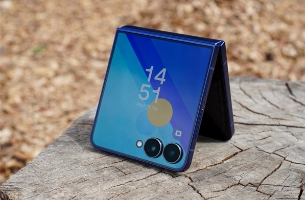 三星GalaxyZFlip8将配备全球首款2纳米手机芯片