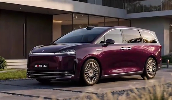 鸿蒙智行首款MPV智界V9全面揭秘：博采众家之长！