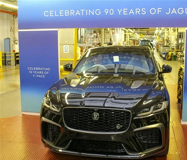 最后一台F-Pace正式驶下生产线捷豹为其90年燃油车时代画上句点