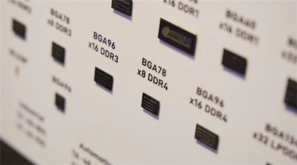 DDR4价格持续飙升！三星搁置停产计划与客户签订长期订单锁定合作
