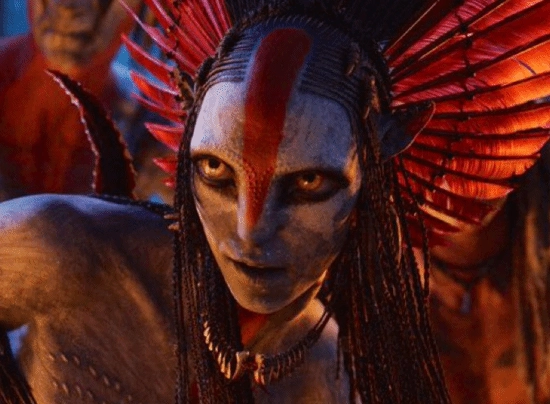 《阿凡达3》助力卡梅隆即将实现空前成就：其执导的连续四部影片票房均超10亿！