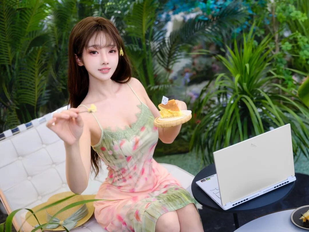 华硕天选Air的双面美学:优雅外观与狂暴性能的完美融合