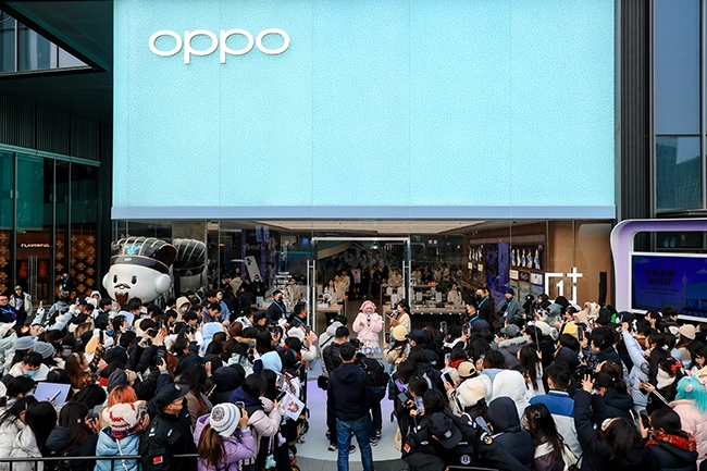 OPPO旗舰店开启跨年新花样潮流文化点亮千年商都