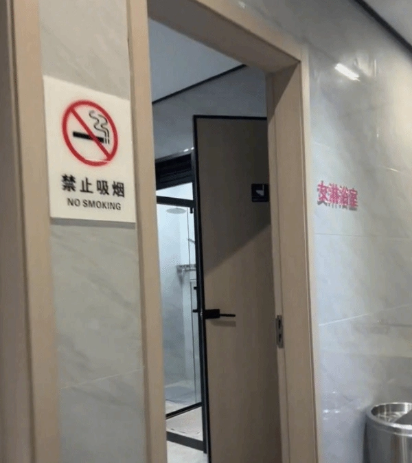 昆明机场推出男女分区过夜休息服务，网友呼吁在全国范围内推广这一做法