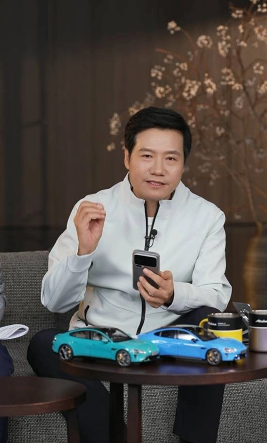 雷军就把玄戒O1念成01一事作出回应：当时状态极差，照着稿子念都出错了