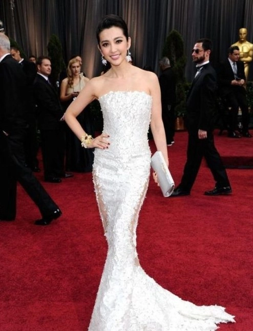 李冰是第一位加入《变形金刚4》剧组的中国演员