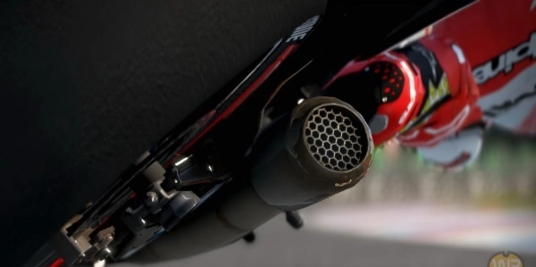 为提升玩家体验，PS4平台的摩托GP14帧率设定为30帧