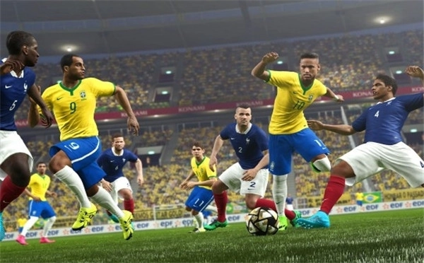《实况足球2016》将于10月29日迎来首次大型更新，此次更新将包含球队名单的调整